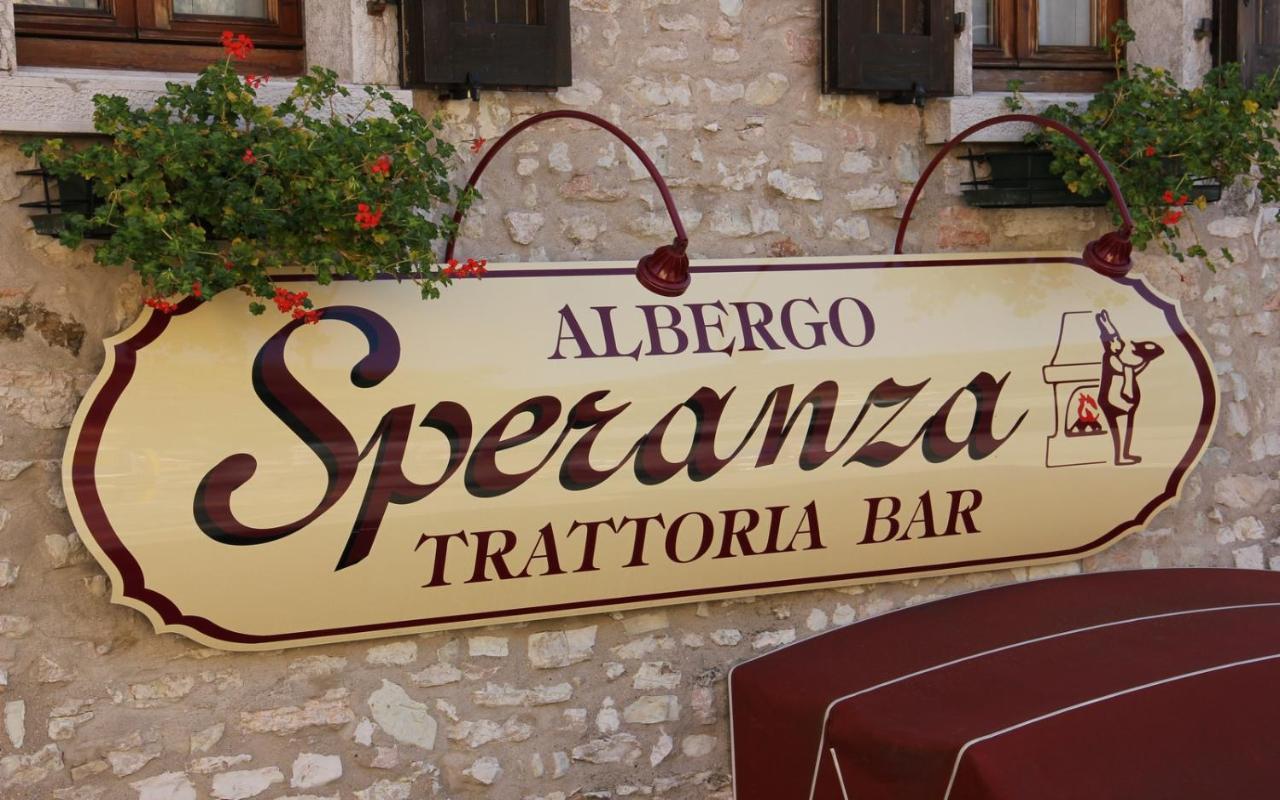 Albergo Speranza Spiazzi Di Monte Baldo Spiazzi Di Caprino Exterior foto
