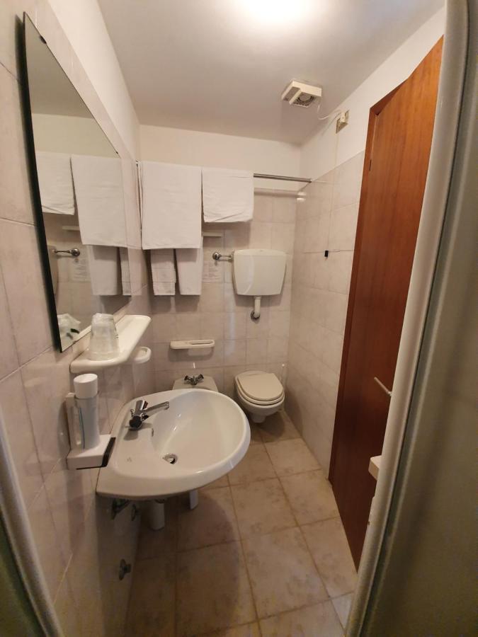 Albergo Speranza Spiazzi Di Monte Baldo Spiazzi Di Caprino Exterior foto
